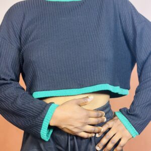 36 Black Cropped Long sleeve Top