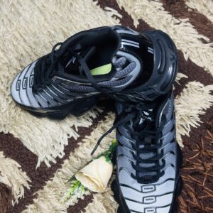 39 Grey Black ARISIC Steel Toe Safety Sneakers