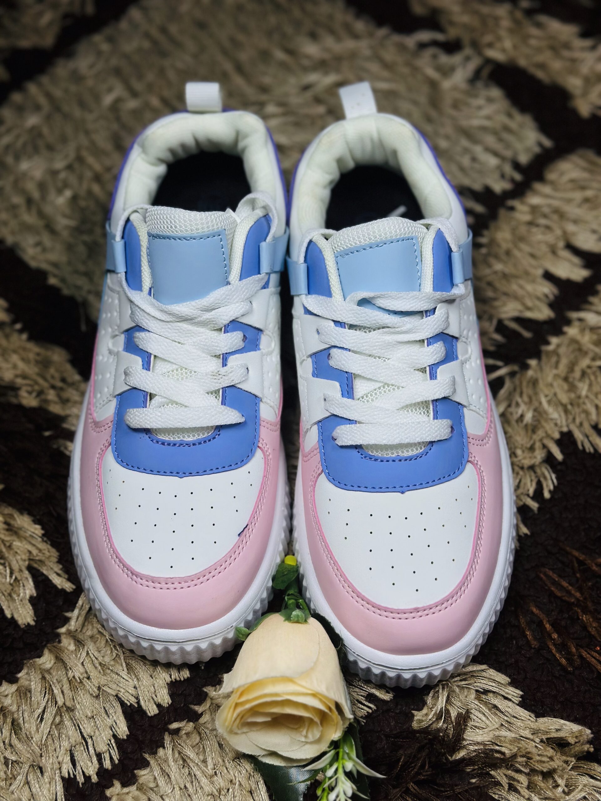 39 Preepy Style Solid Colour Casual Sneakers