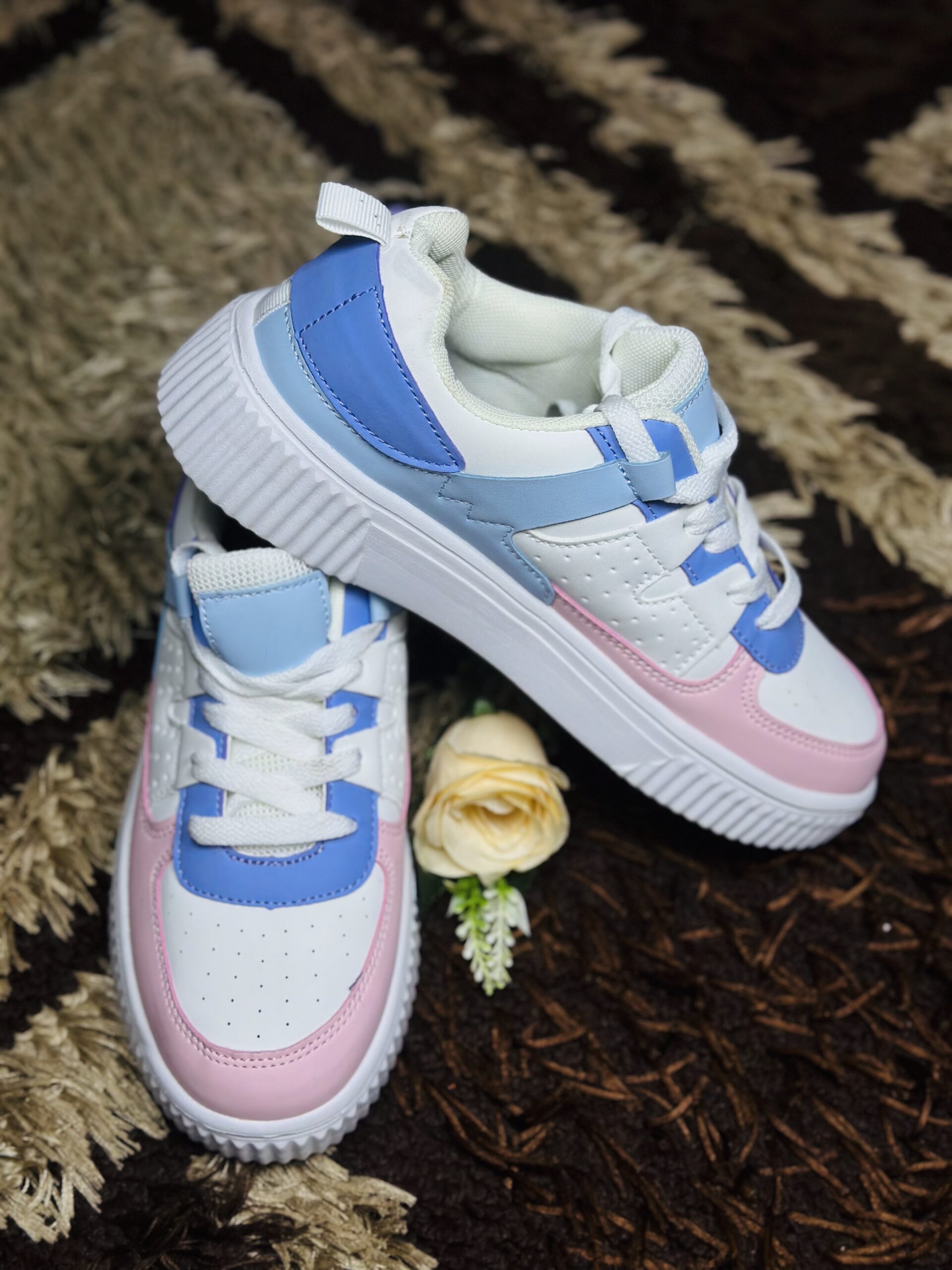 39 Preepy Style Solid Colour Casual Sneakers