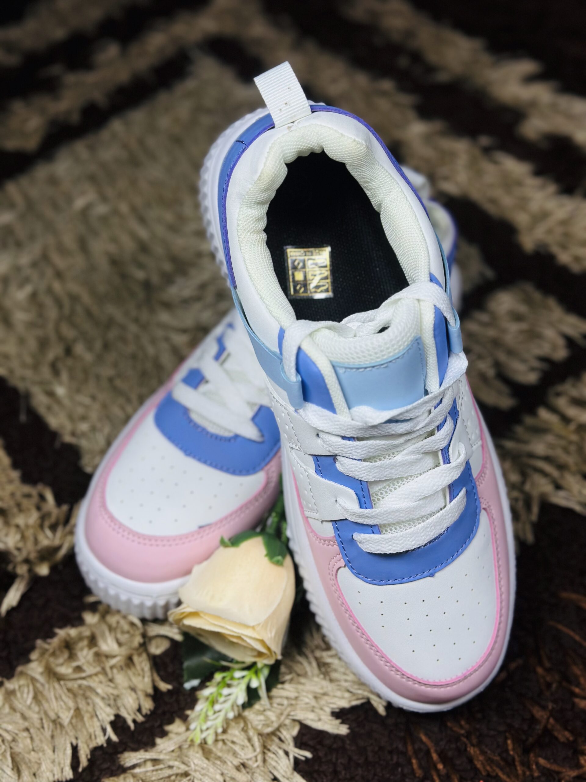 39 Preepy Style Solid Colour Casual Sneakers