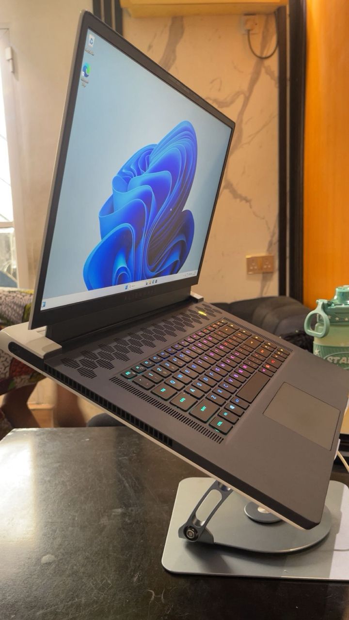 Alienware X17 - Image 3