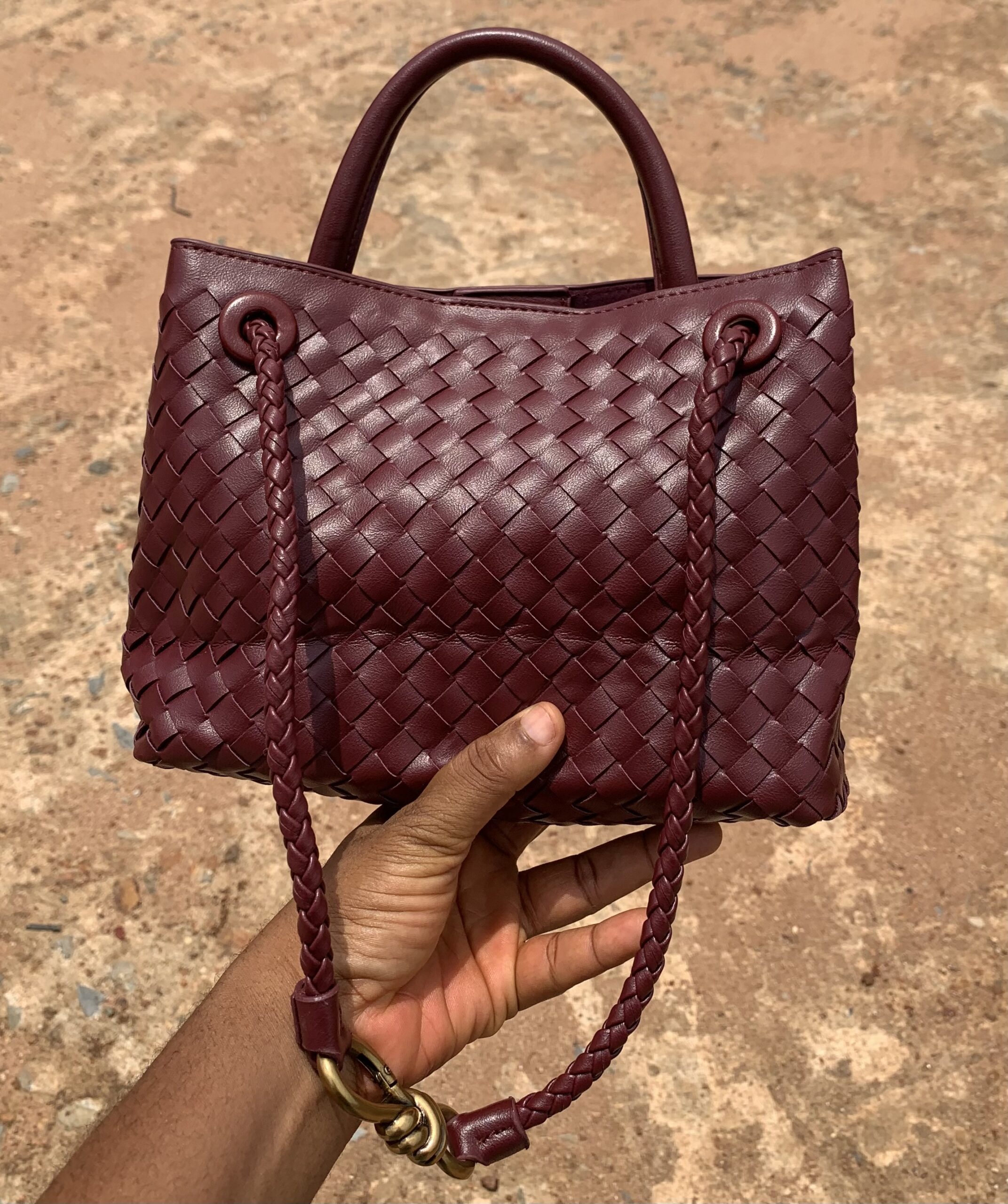 Elegant Woven Handbag 5 Elegant Woven Handbag - Image 5