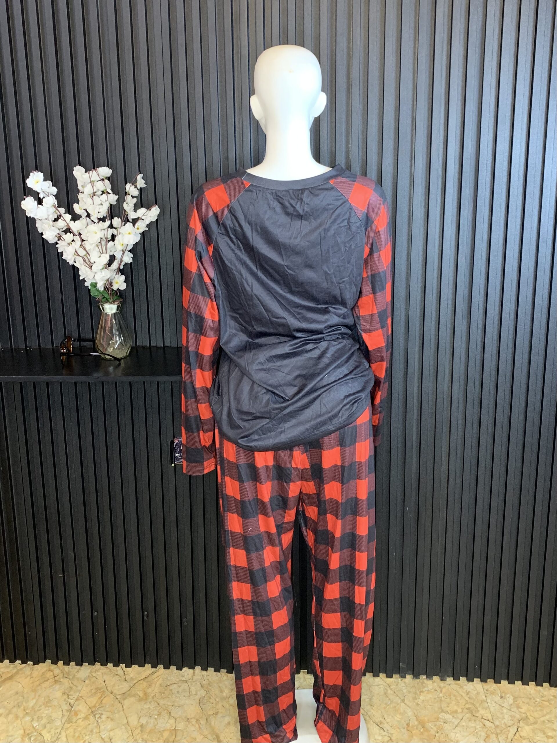 Stylish Women’s Christmas Two Piece Pajama Set – Comfortable Festive Outfit 4 Stylish Women’s Christmas Two Piece Pajama Set – Comfortable Festive Outfit - Image 4