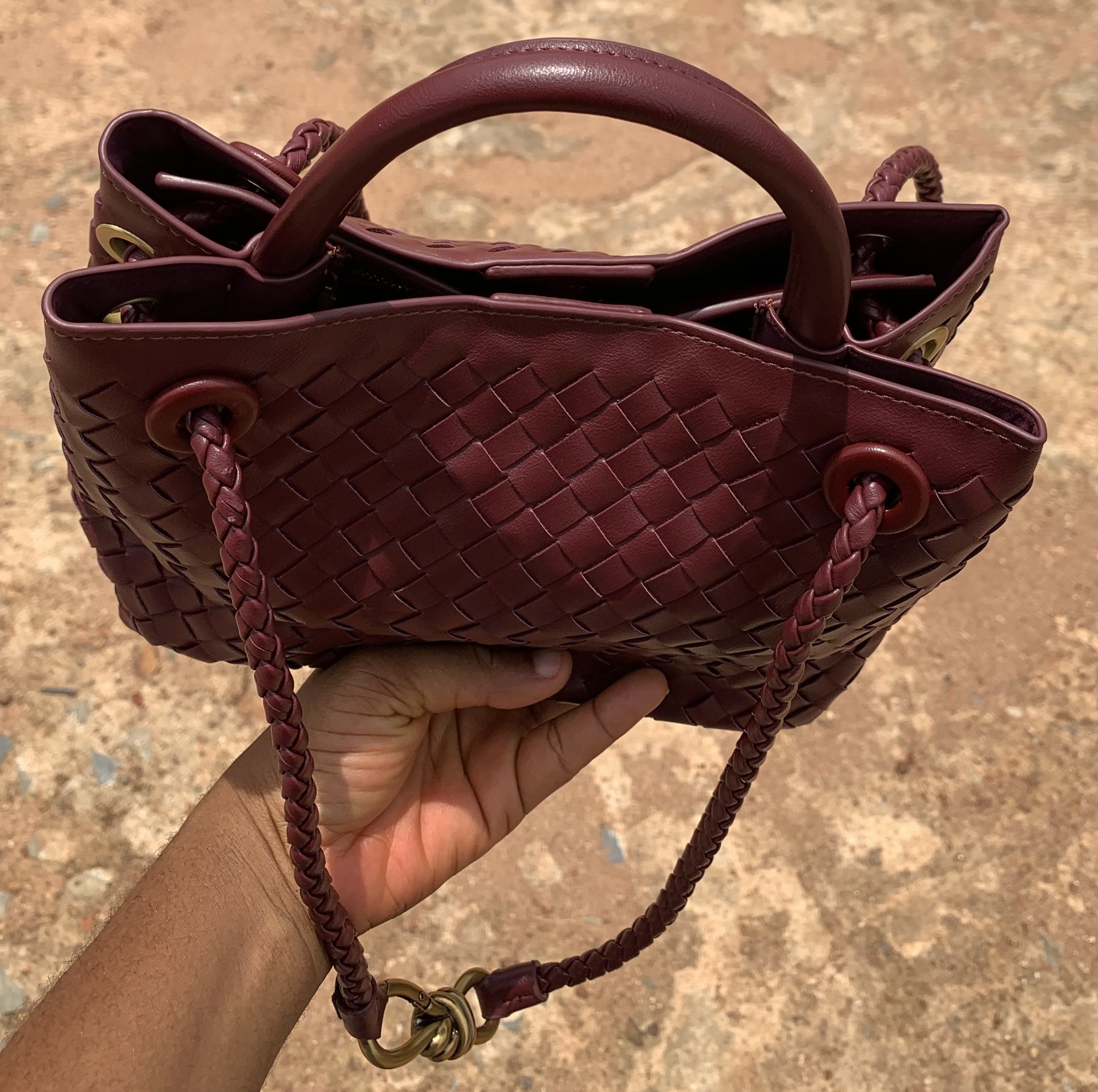 Elegant Woven Handbag 2 Elegant Woven Handbag - Image 2