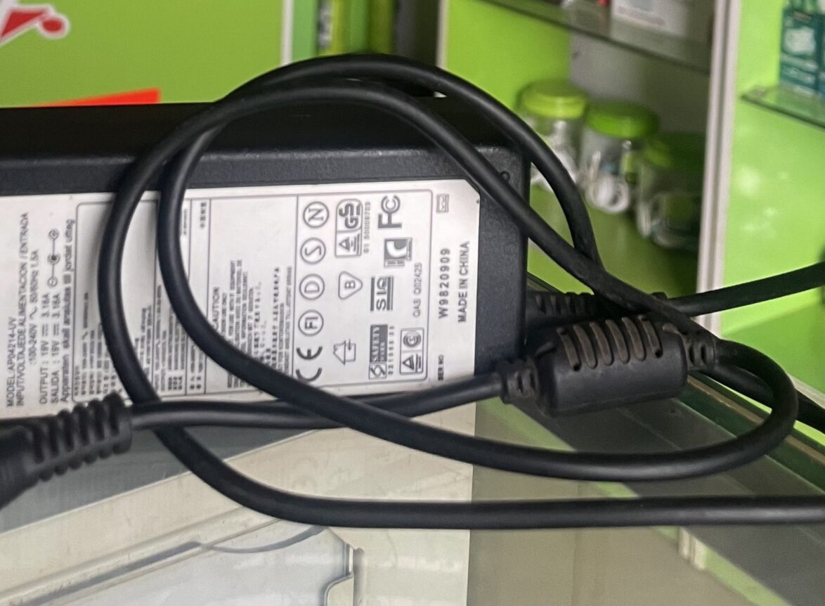 image picker 2C617CB1 5ADE 4C33 89D5 84E39B1101BE 988 0000004E459D3A59 UkaMart