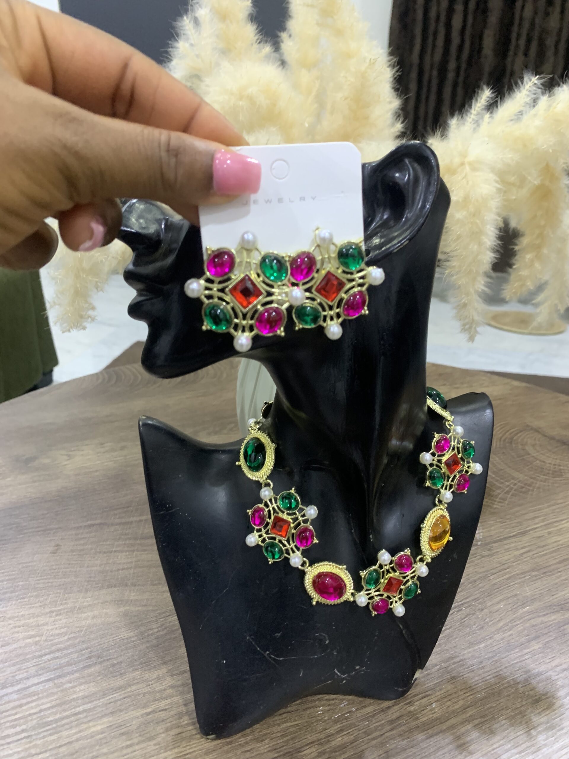 Elegant Vintage Jewelry Set 2 Elegant Vintage Jewelry Set - Image 2