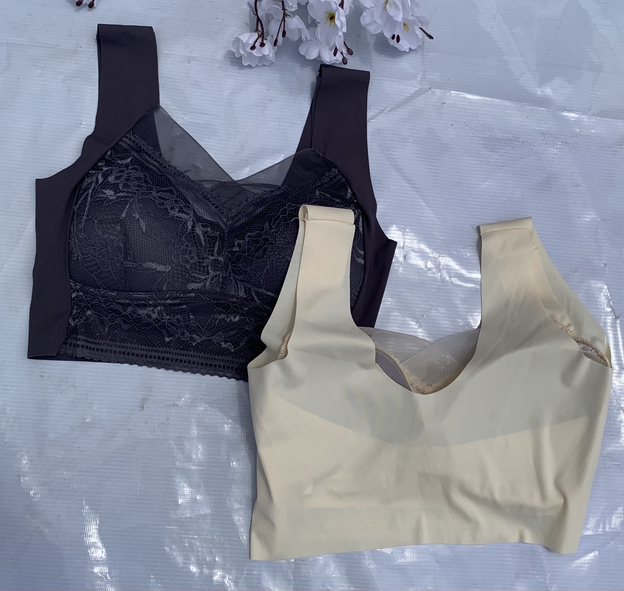 Women’s Seamless Lace Bra Set Comfortable Wireless Support Bras 5 Pcs 4 Women’s Seamless Lace Bra Set Comfortable Wireless Support Bras 5 Pcs - Image 4