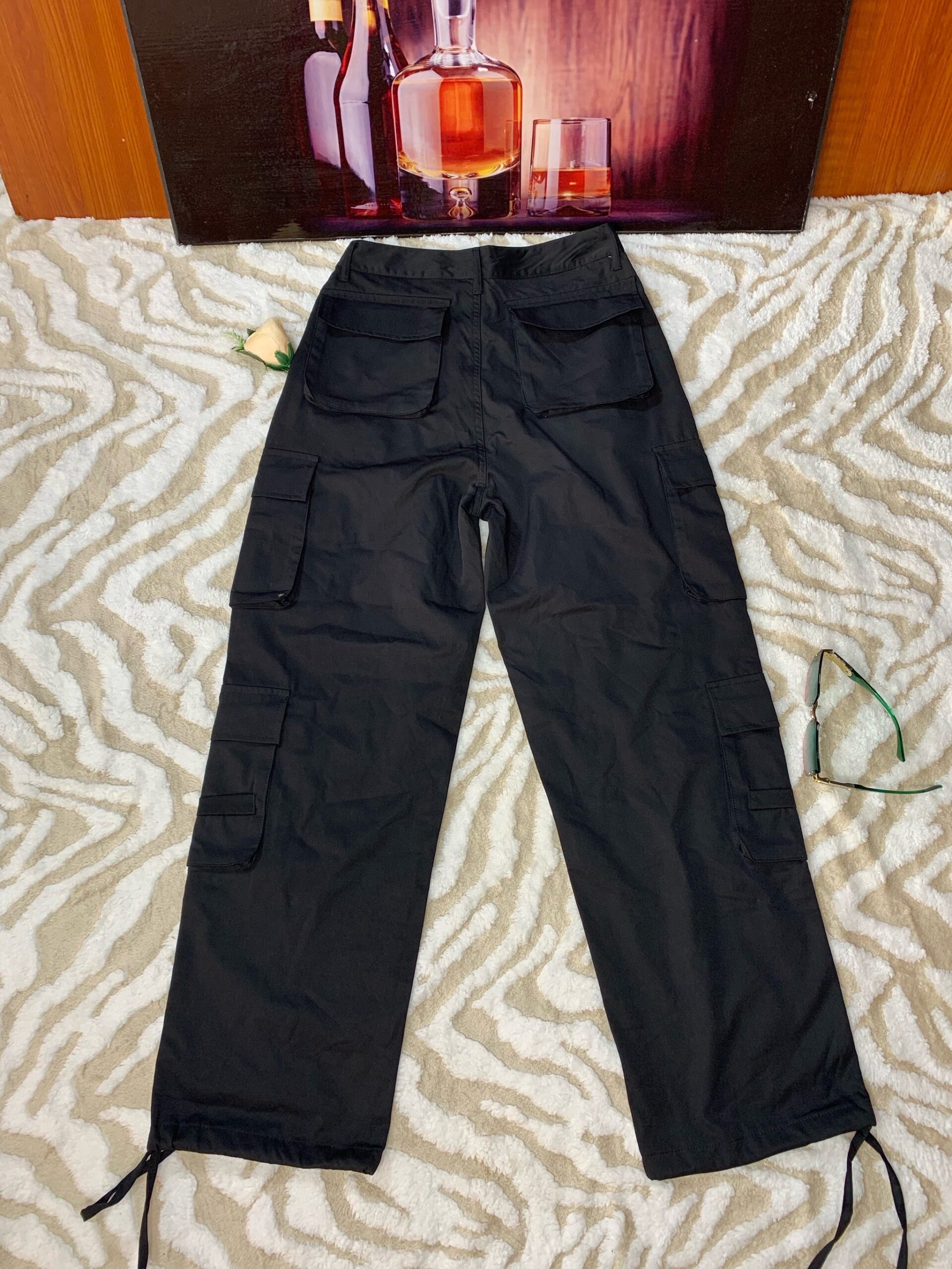 UrbanEase Women’s Black Cargo Wide Leg Pants – Relaxed Streetwear Trousers Nigeria 5 UrbanEase Women’s Black Cargo Wide Leg Pants – Relaxed Streetwear Trousers Nigeria - Image 5