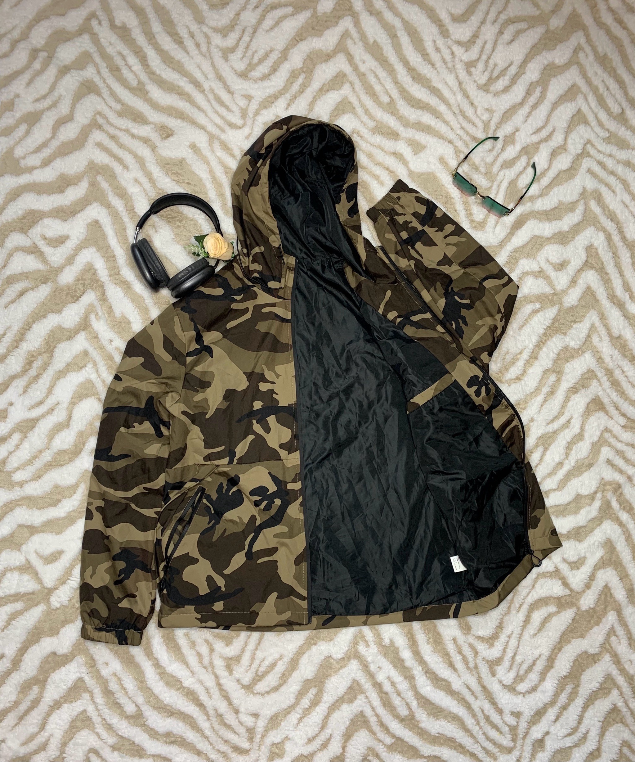 Camouflage Windbreaker Jacket- Premium Outer Layer Heavy-duty Streetwear 5 Camouflage Windbreaker Jacket- Premium Outer Layer Heavy-duty Streetwear - Image 5