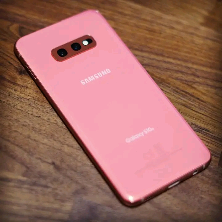 Samsung Galaxy S10e 2 Samsung Galaxy S10e - Image 2
