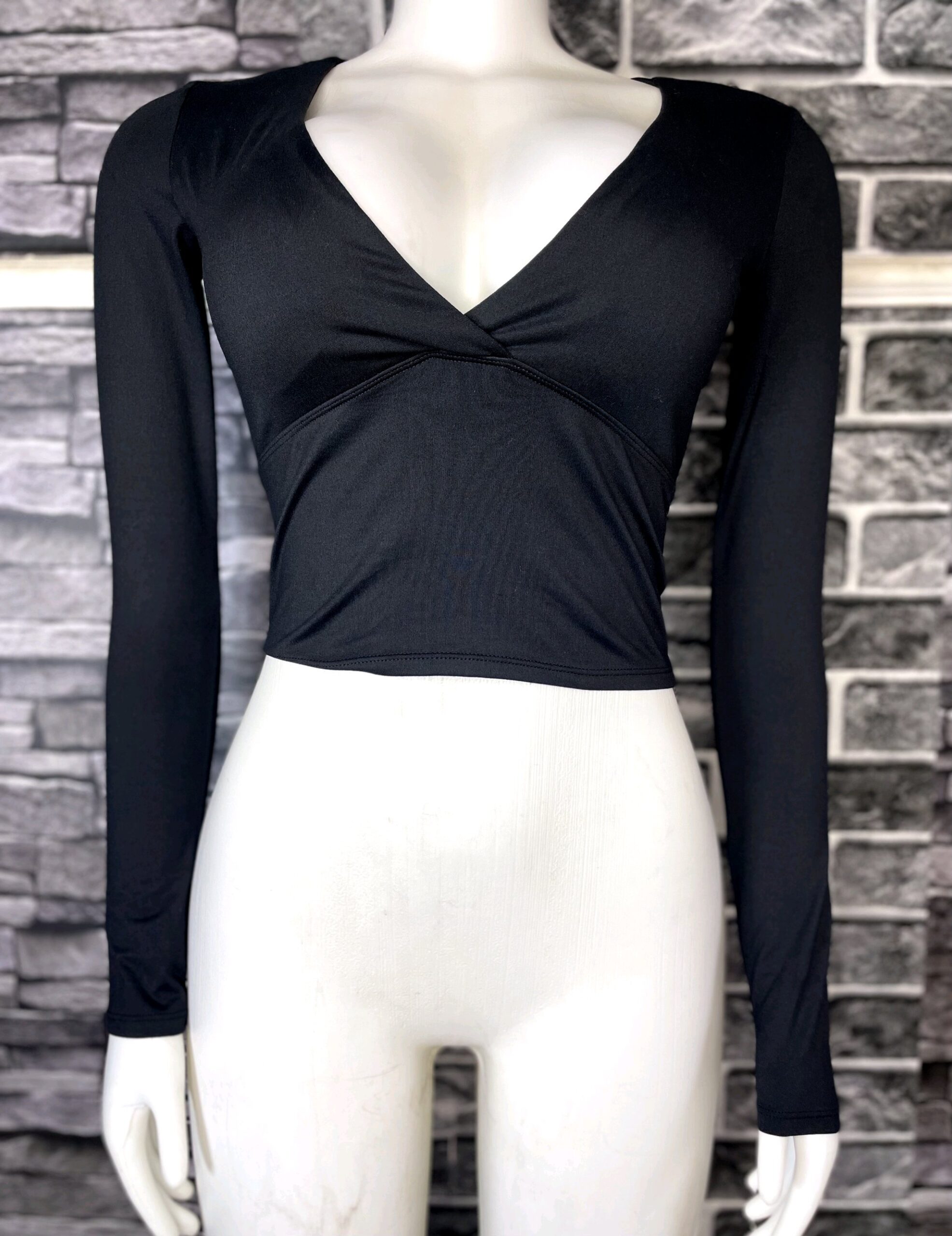 Long sleeve Crop Top 1 Long sleeve Crop Top