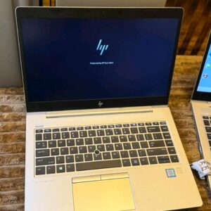 HP ELITEBOOK 830 G5 ( foreign 🇱🇷 used )