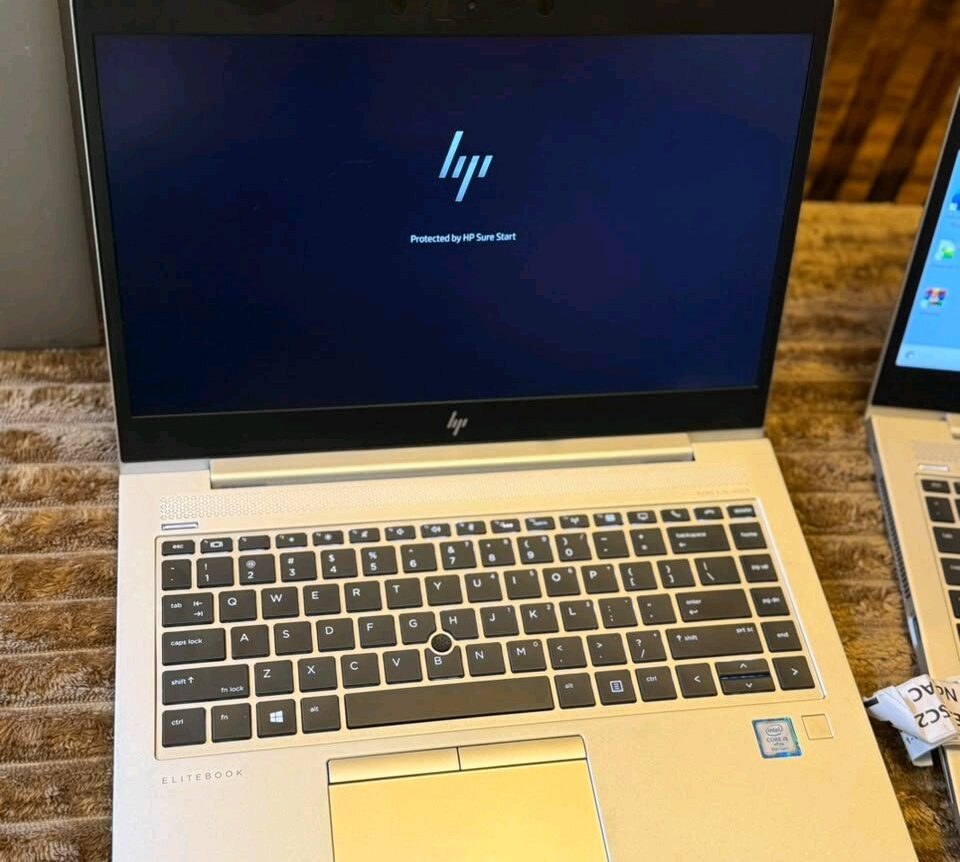 HP ELITEBOOK 830 G5 ( foreign 🇱🇷 used )