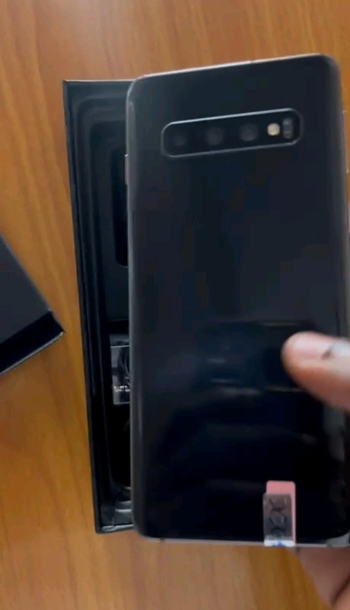 Samsung Galaxy S10 2 Samsung Galaxy S10 - Image 2