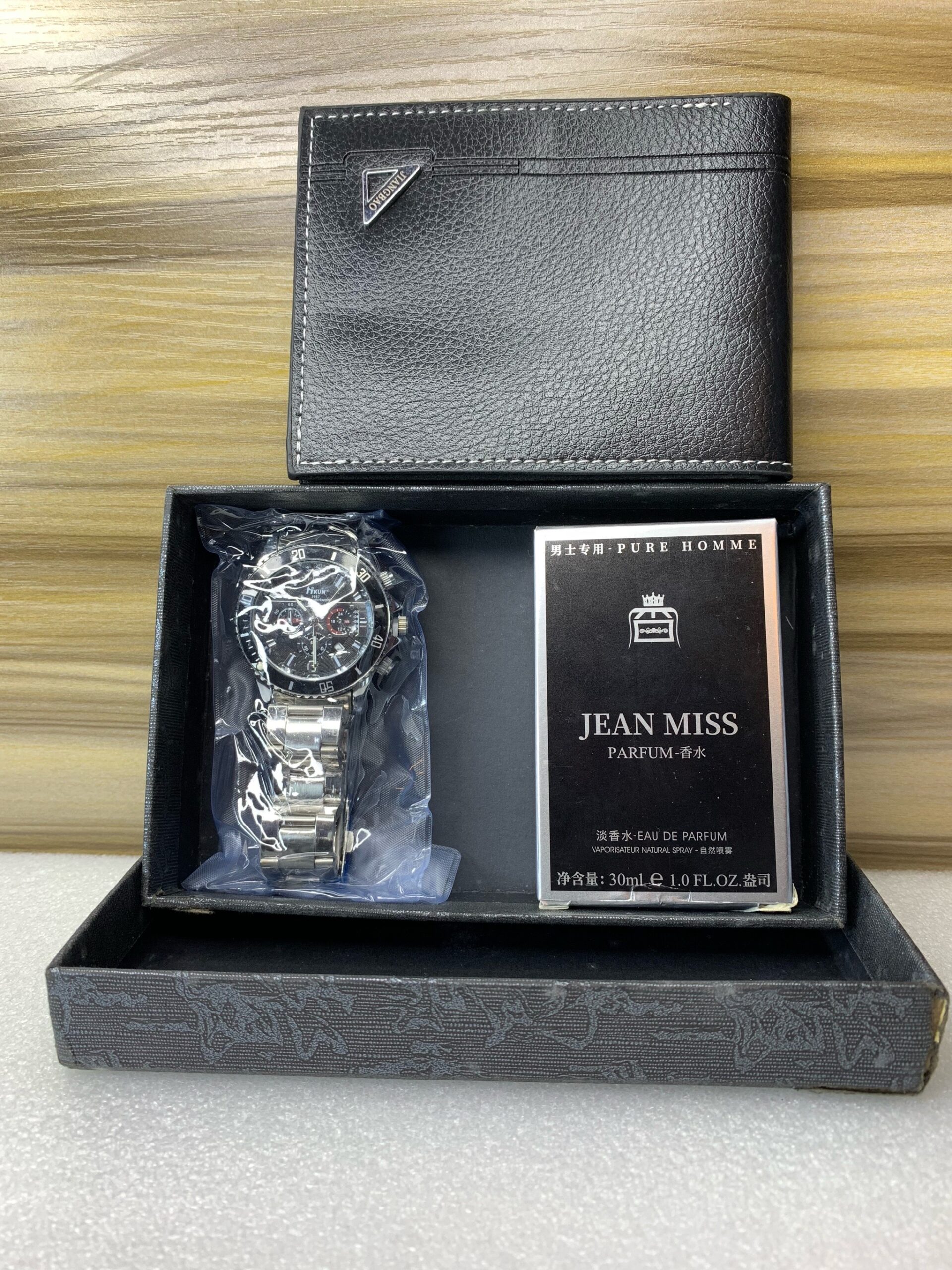 Men Gift Set – Elegant & Premium Grooming Set 3 Men Gift Set – Elegant & Premium Grooming Set - Image 3