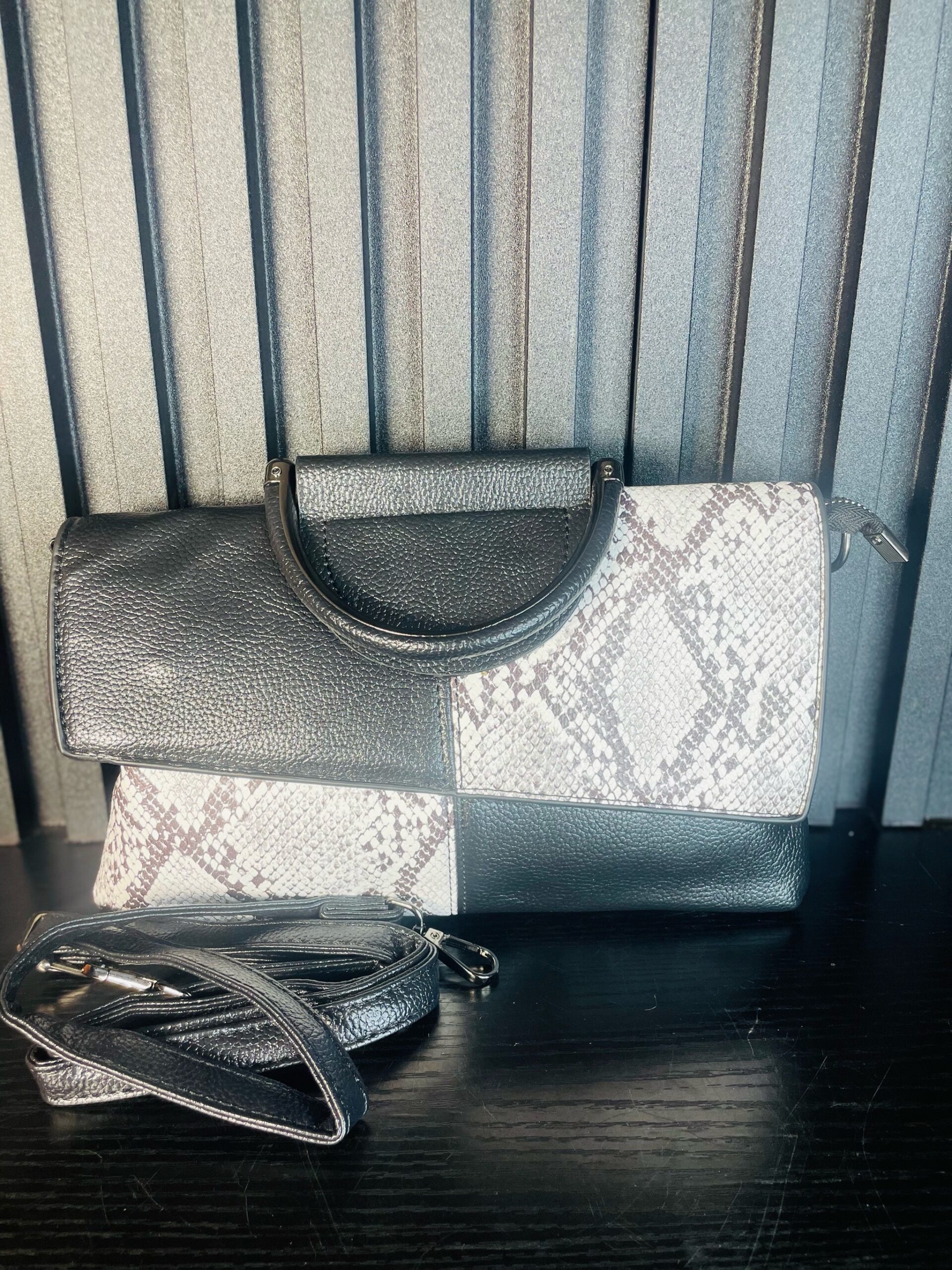 Stripe White Black Bag 2 Stripe White Black Bag - Image 2