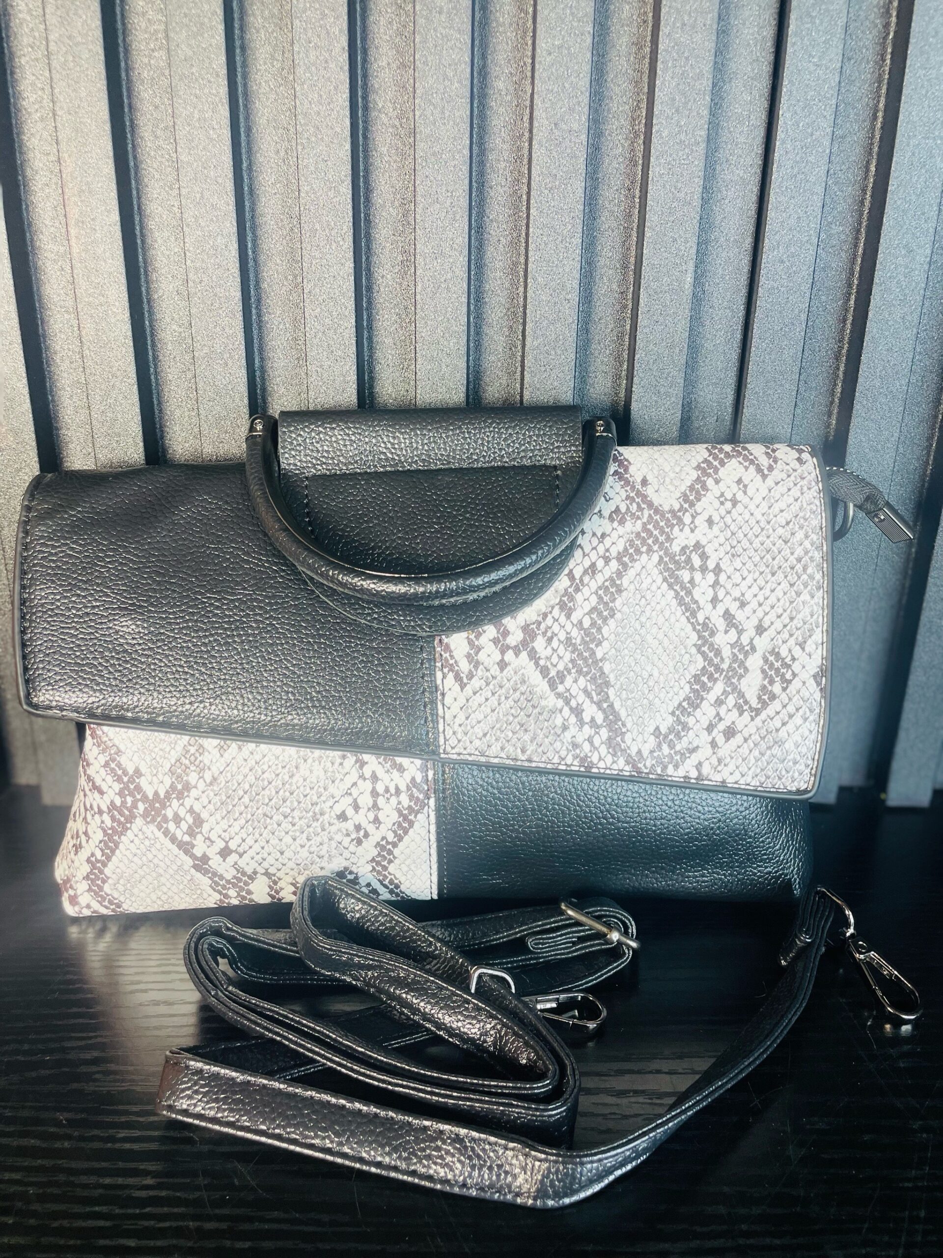 Stripe White Black Bag 3 Stripe White Black Bag - Image 3