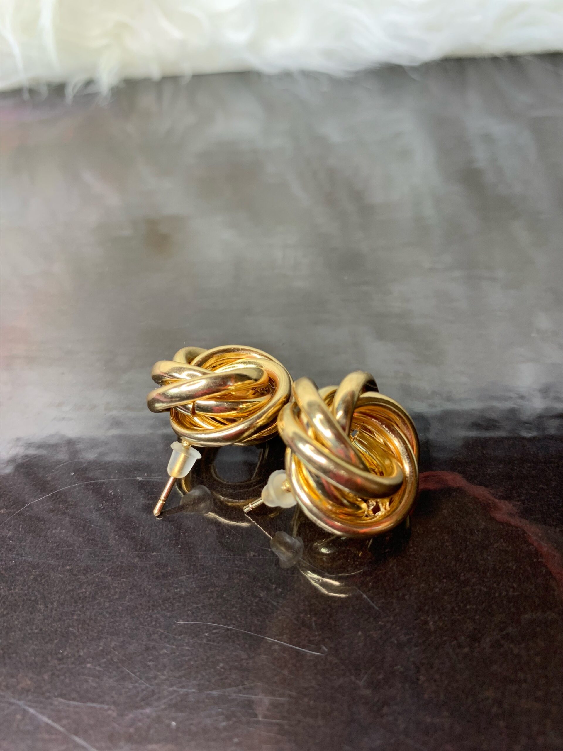 Gold Earrings 1 Gold Earrings
