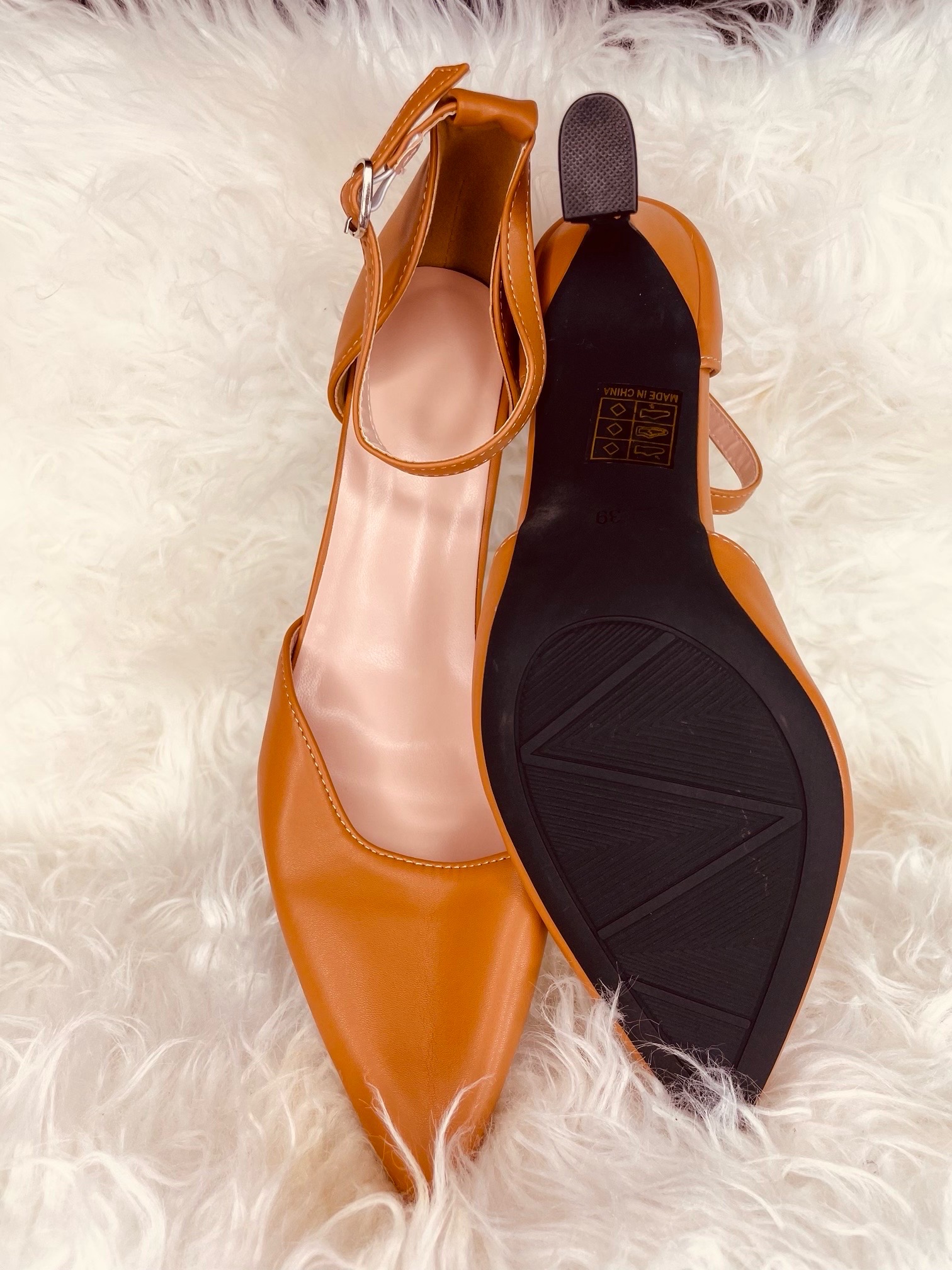 Tan Pointed Heel Shoe 3 Tan Pointed Heel Shoe - Image 3