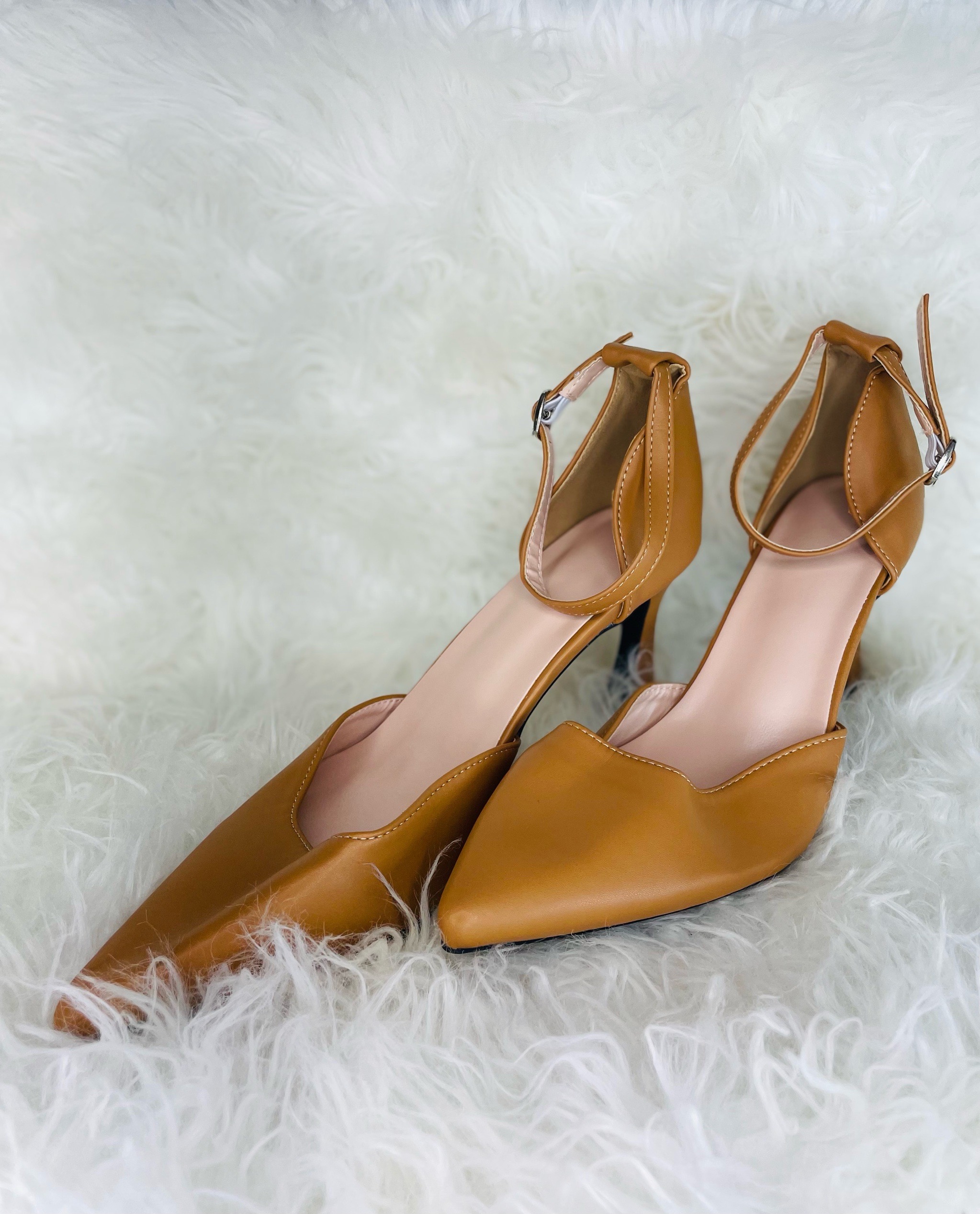 Tan Pointed Heel Shoe 5 Tan Pointed Heel Shoe - Image 5