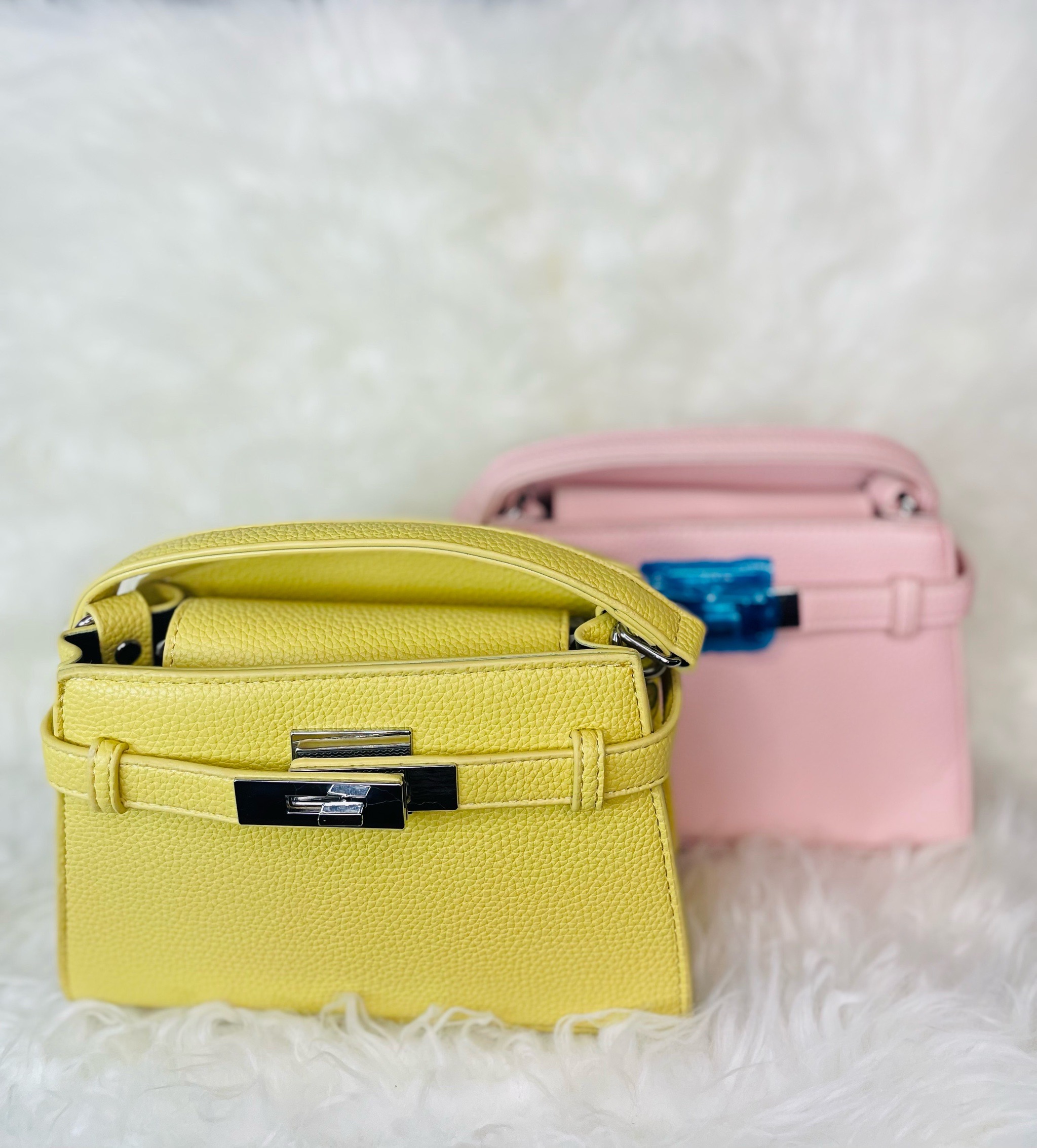 Women’s Handbag 2 Women’s Handbag - Image 2
