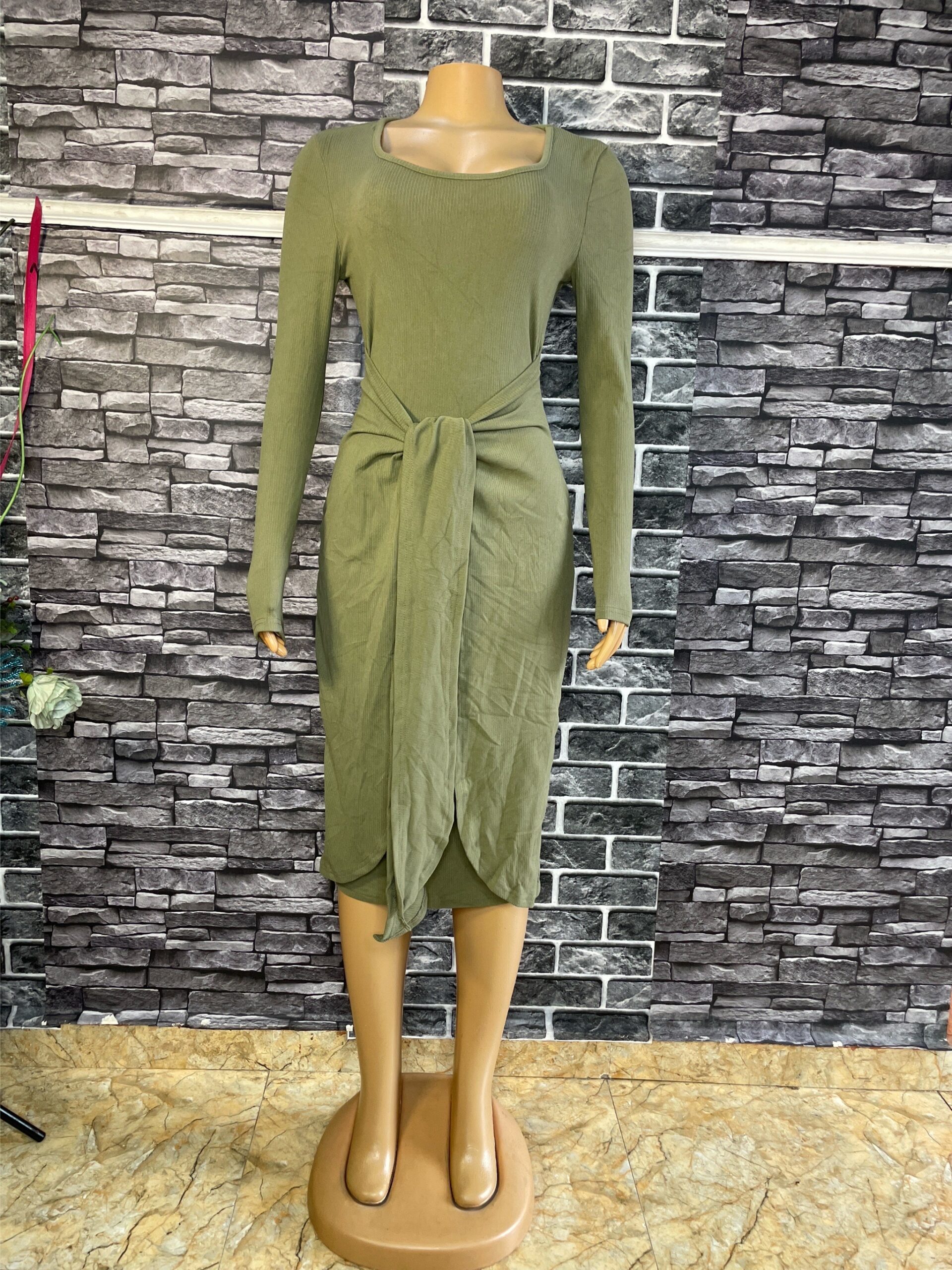 Stylish Green Ribbed Midi Dress 2 Stylish Green Ribbed Midi Dress - Image 2