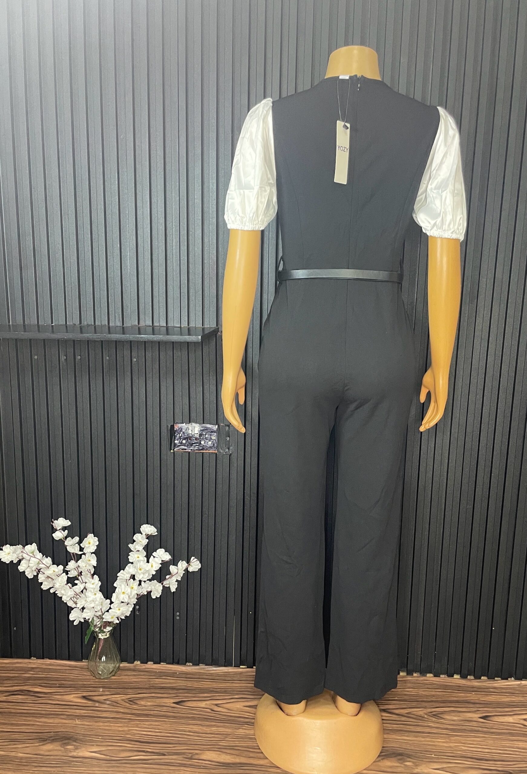 Stylish Black Puff-Sleeve Jumpsuit 3 Stylish Black Puff-Sleeve Jumpsuit - Image 3