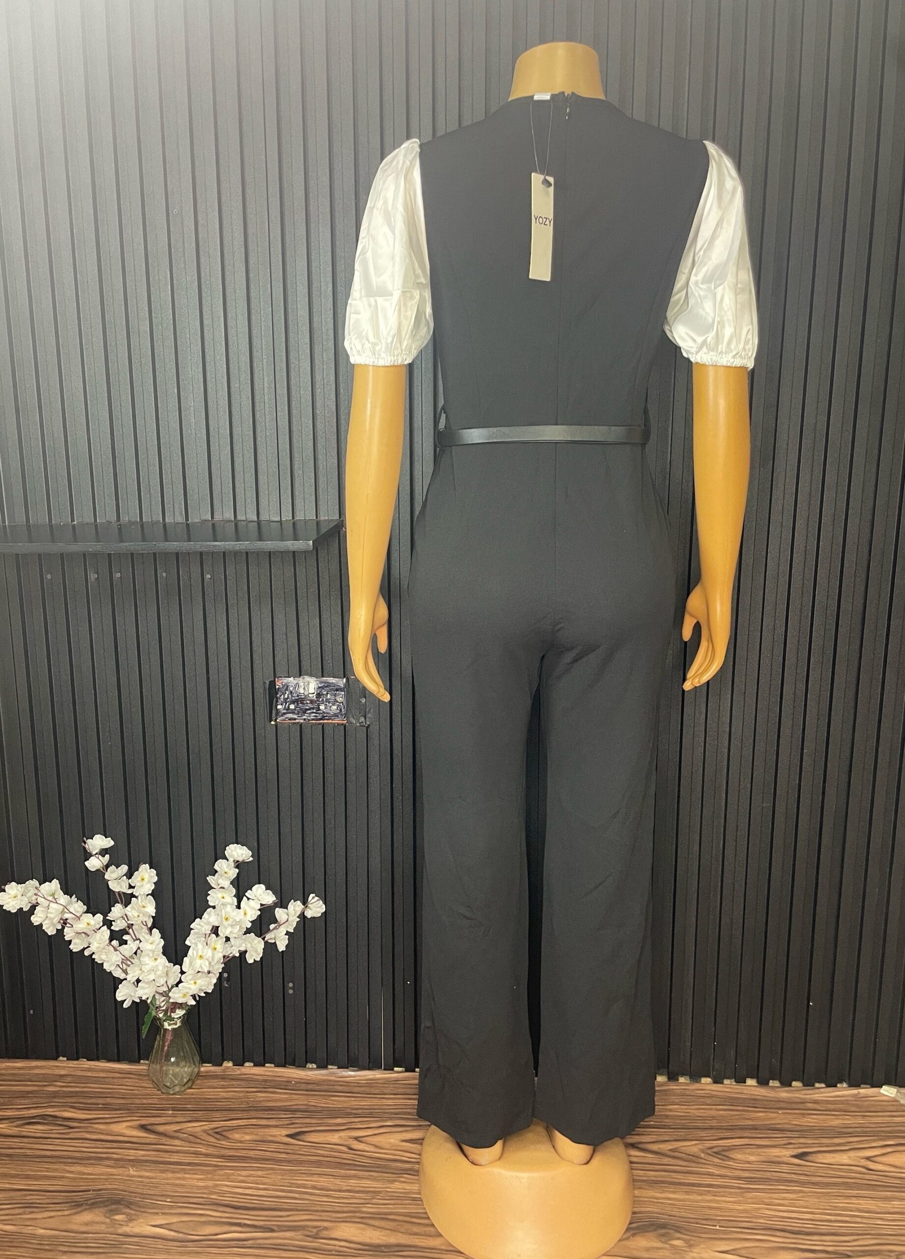 Stylish Black Puff-Sleeve Jumpsuit 5 Stylish Black Puff-Sleeve Jumpsuit - Image 5