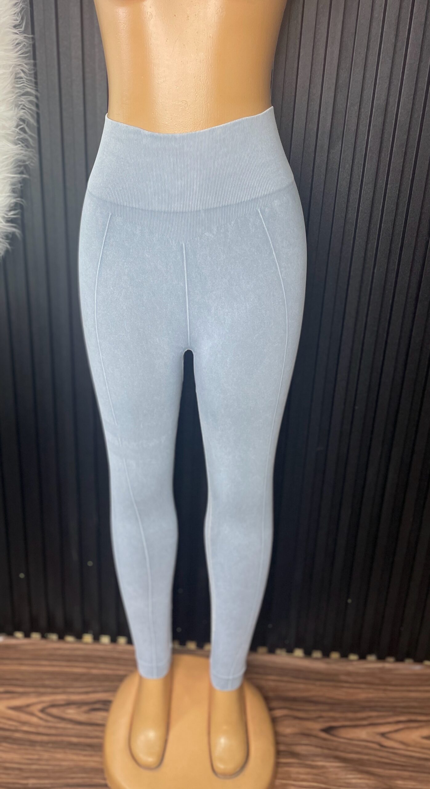 Stylish Seamless High-Waist Leggings 4 Stylish Seamless High-Waist Leggings - Image 4