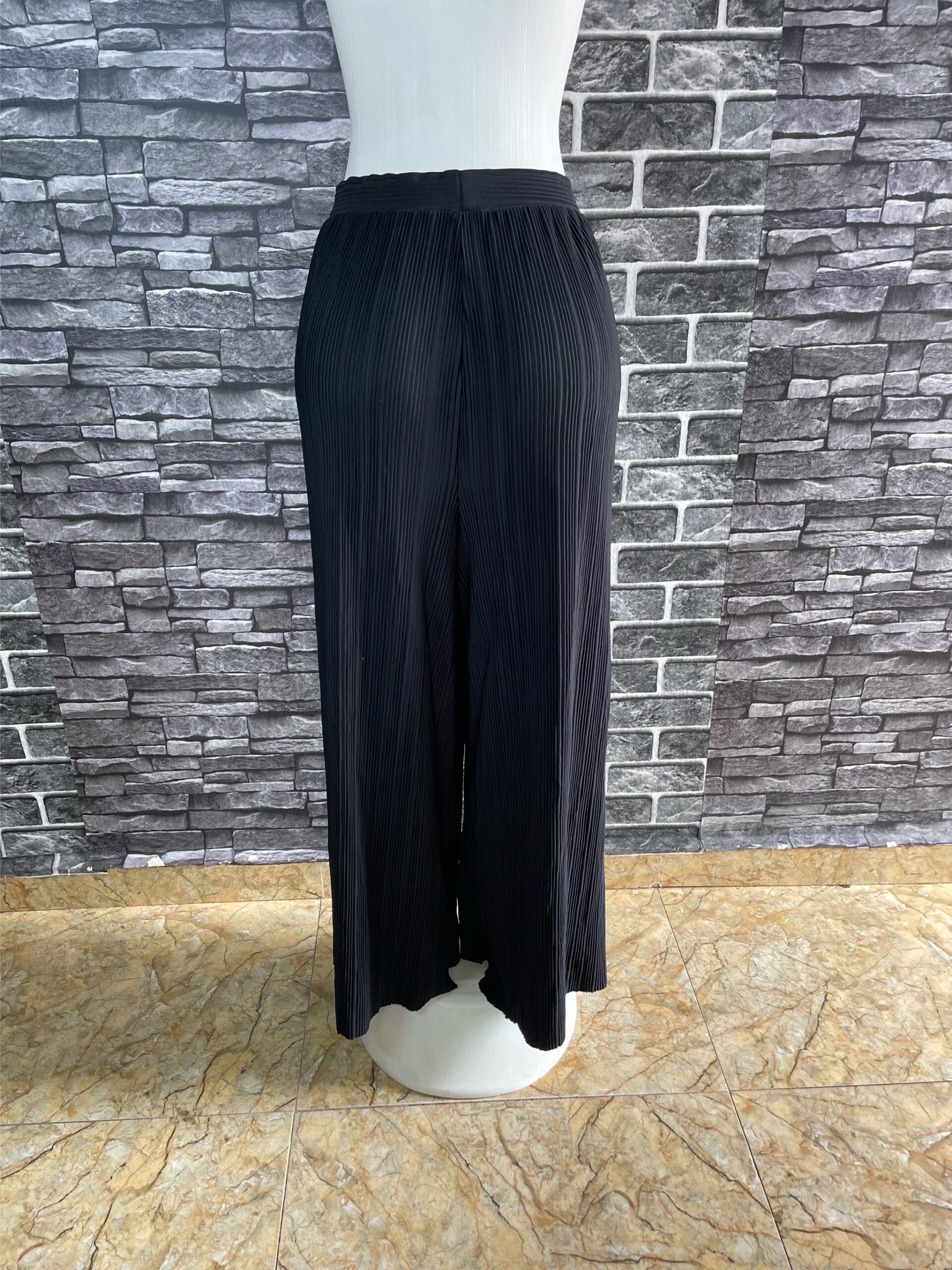 Elegant Black Pleated Wide Leg Pants 4 Elegant Black Pleated Wide Leg Pants - Image 4
