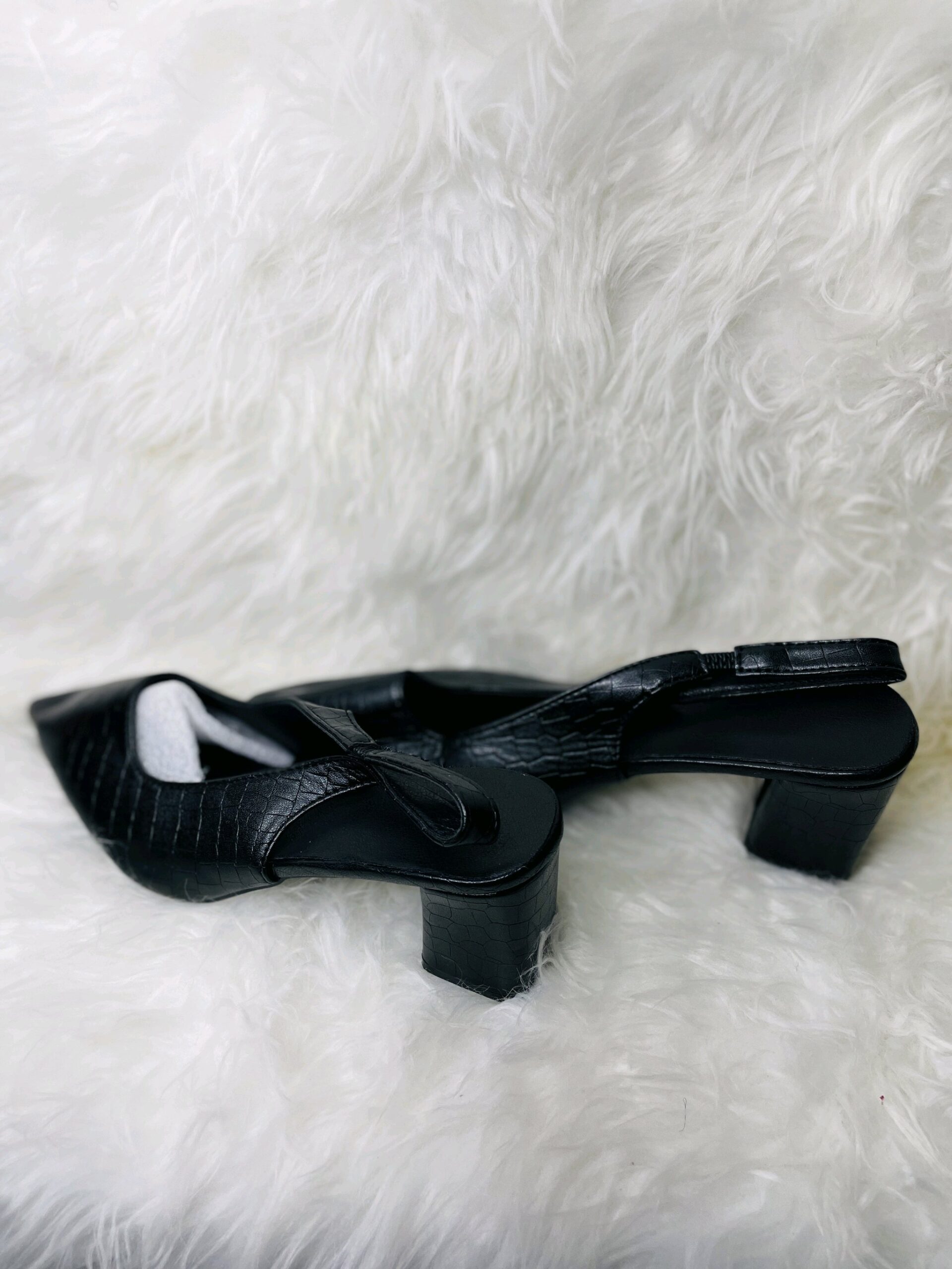 Black Pointed Toe Flat Shoe 4 Black Pointed Toe Flat Shoe - Image 4