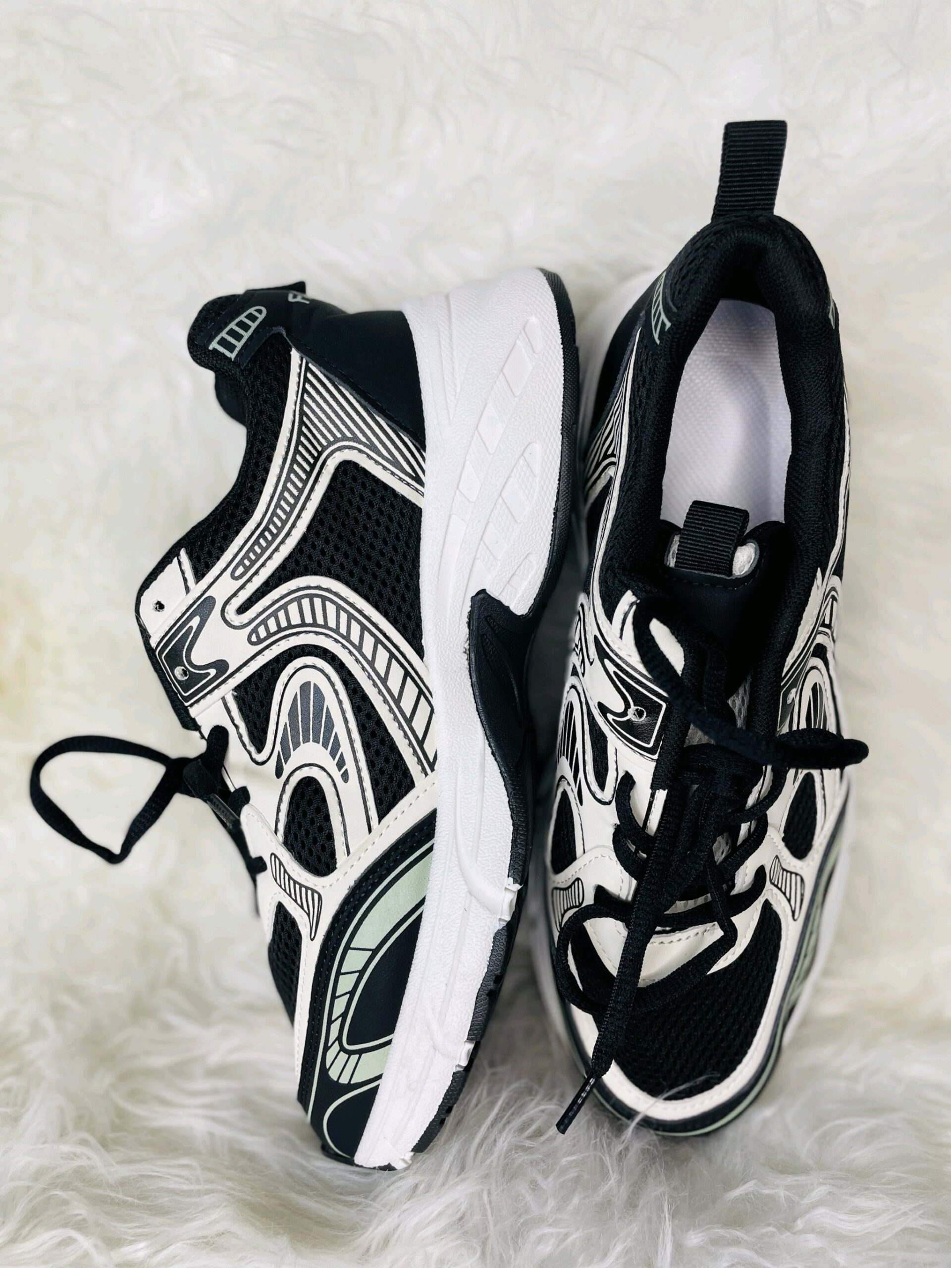 Black Sneakers 3 Black Sneakers - Image 3