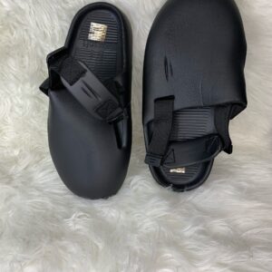 Black Closed Toe-Clogs