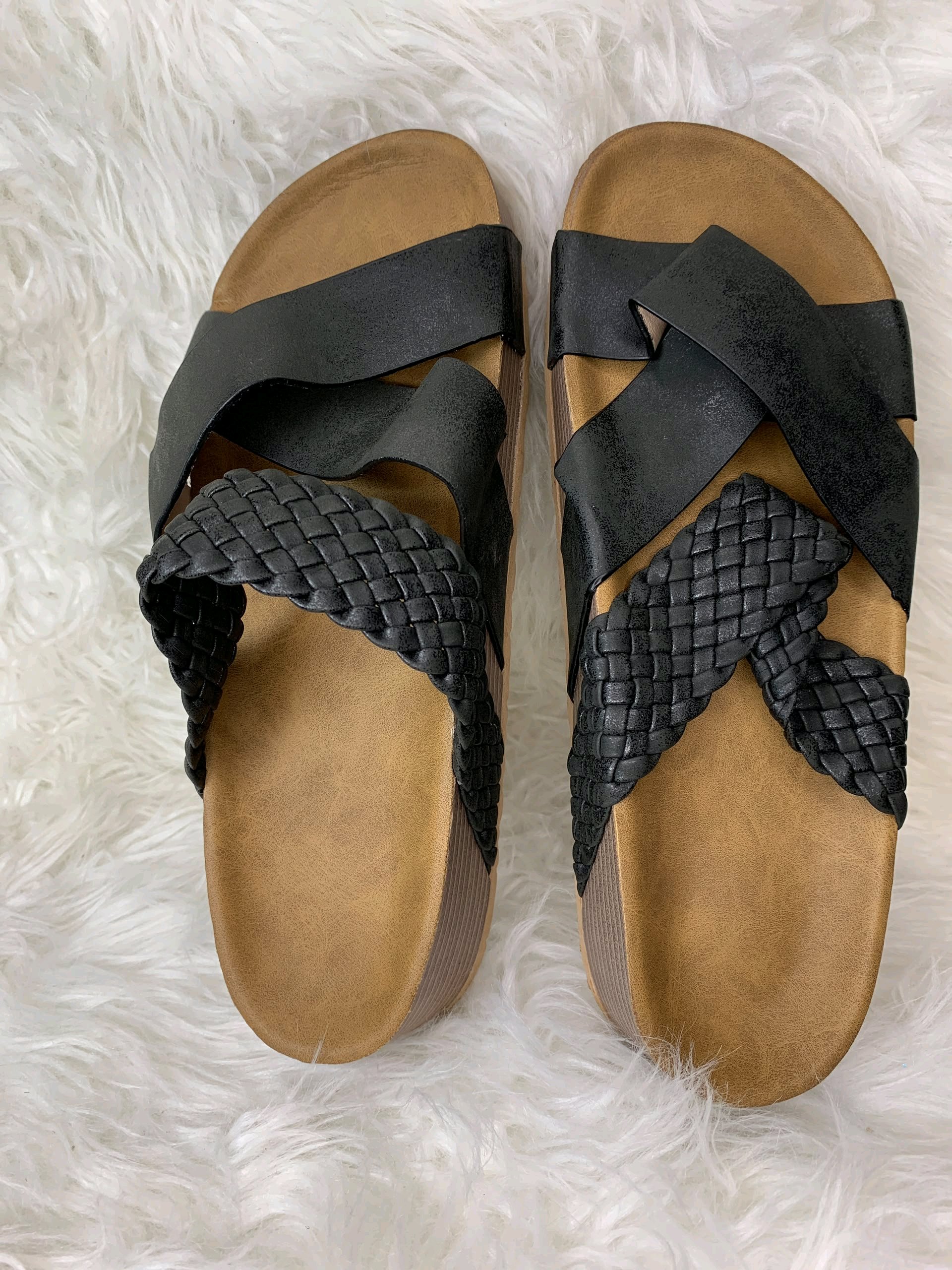 Black Unisex Slippers 1 Black Unisex Slippers