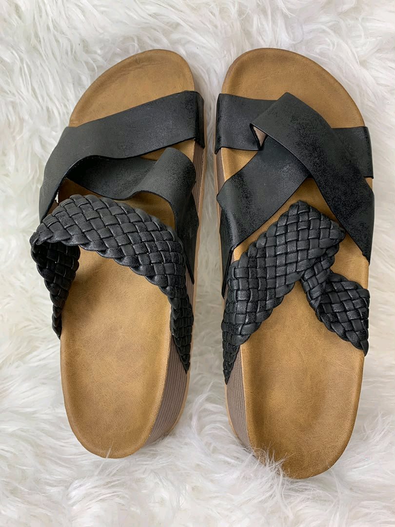 Black Unisex Slippers 5 Black Unisex Slippers - Image 5